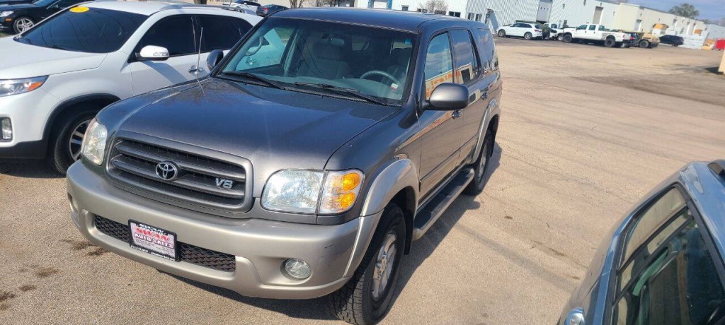 2004 Toyota Sequoia Image 1
