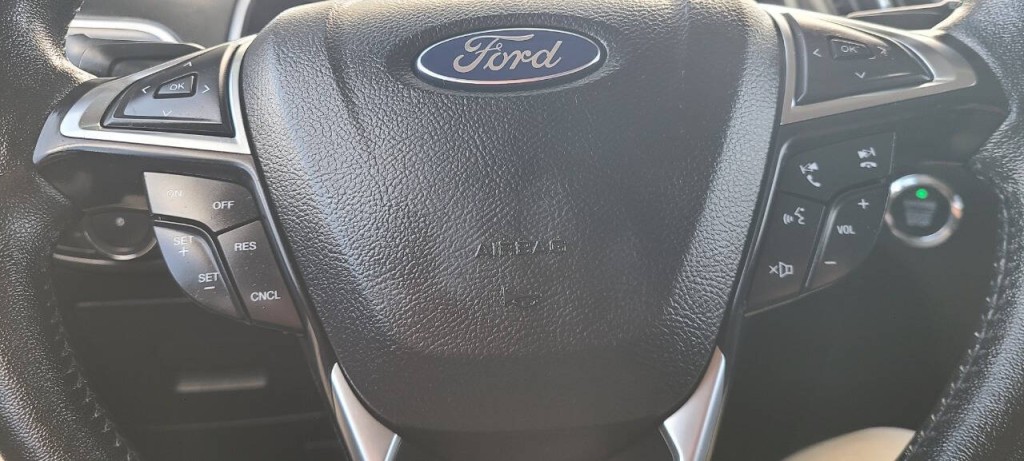 2017 Ford Edge Image 29