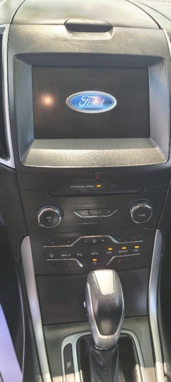 2017 Ford Edge Image 38