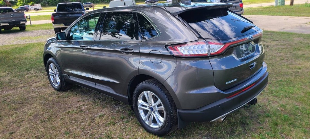 2017 Ford Edge Image 8