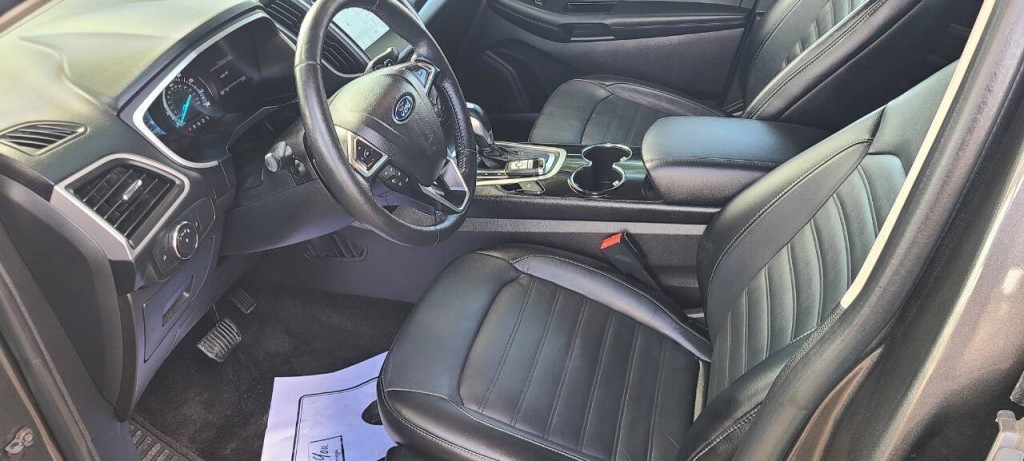 2017 Ford Edge Image 25