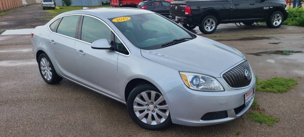 2015 Buick Verano Image 2