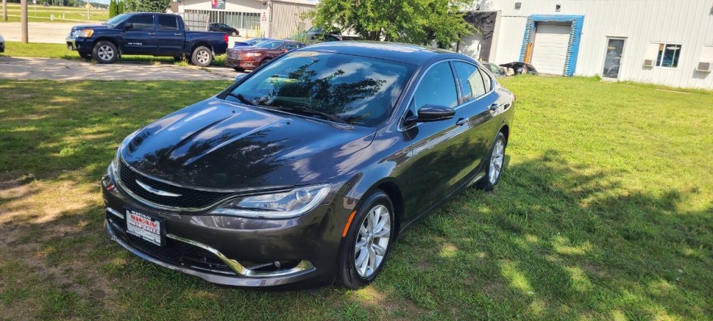 2015 Chrysler 200 Image 5