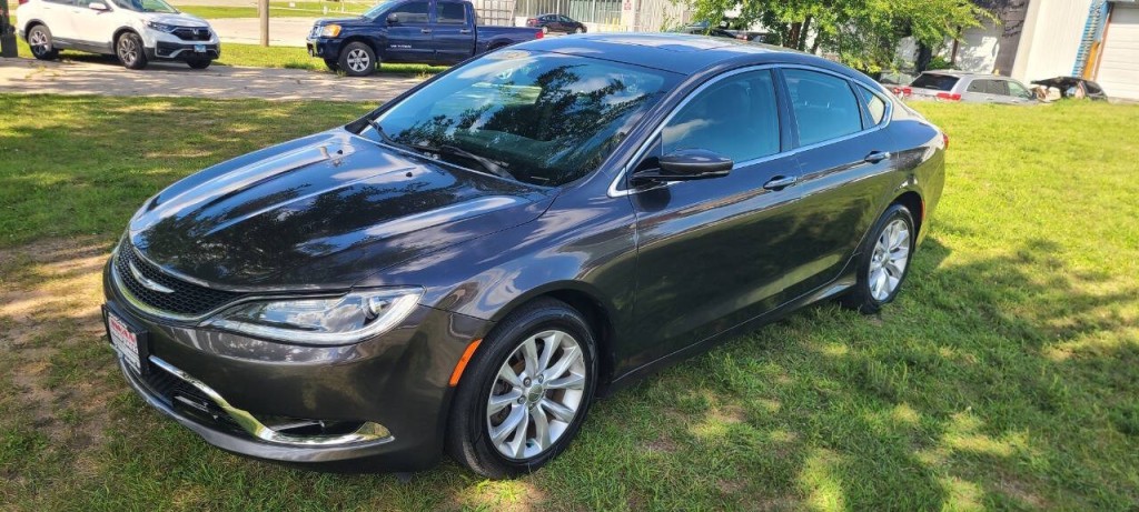 2015 Chrysler 200 Image 7