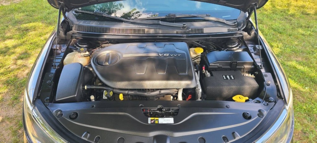 2015 Chrysler 200 Image 8