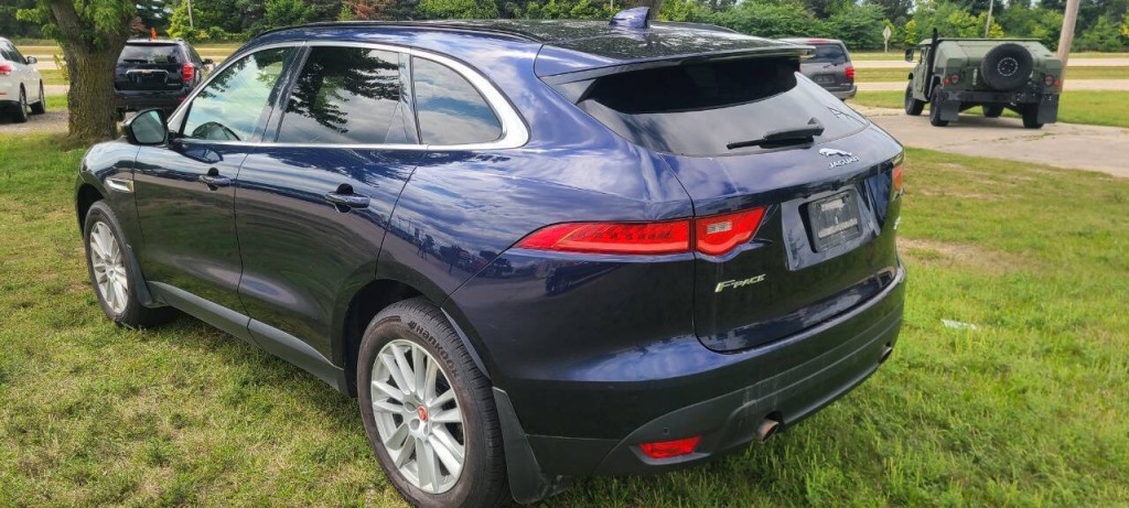 2018 Jaguar F-PACE Image 3