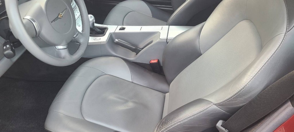 2006 Chrysler Crossfire Image 8
