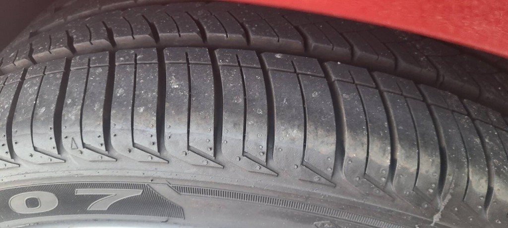 2006 Chrysler Crossfire Image 5