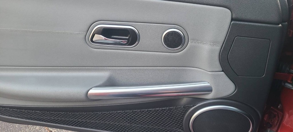 2006 Chrysler Crossfire Image 8