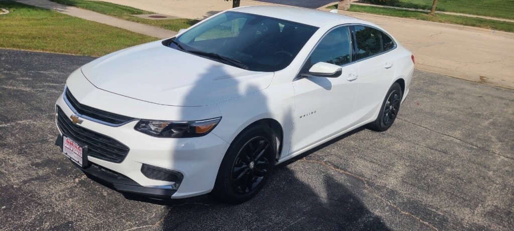 2018 Chevrolet Malibu Image 2