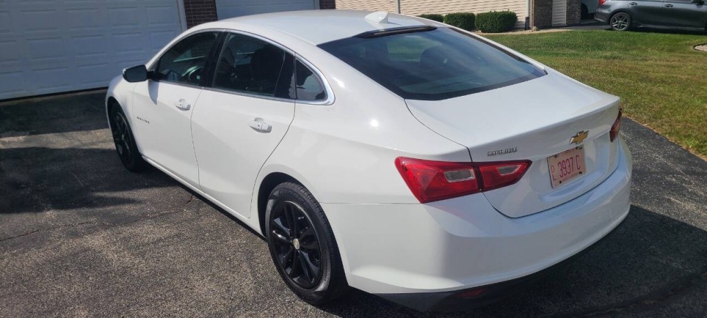 2018 Chevrolet Malibu Image 3