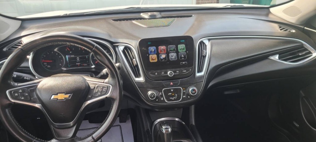 2018 Chevrolet Malibu Image 9