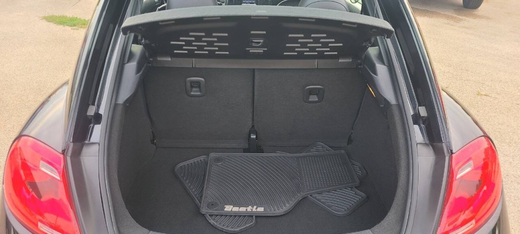 2016 Volkswagen Beetle Image 6