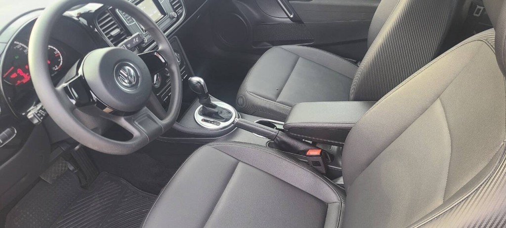 2016 Volkswagen Beetle Image 9