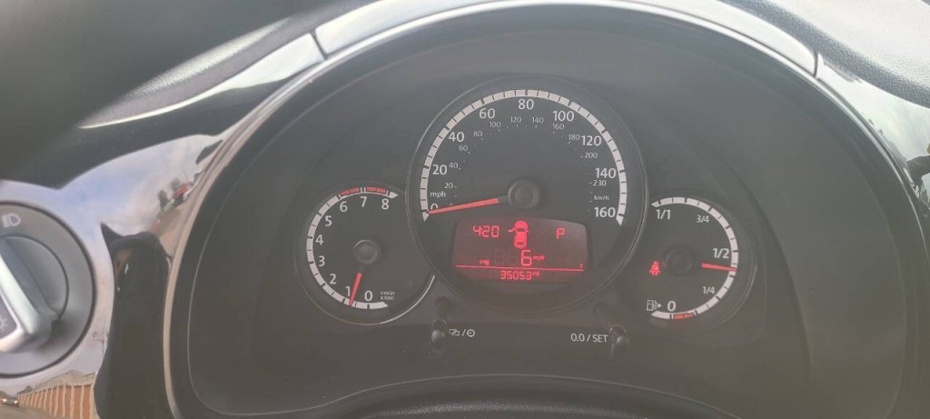 2016 Volkswagen Beetle Image 11