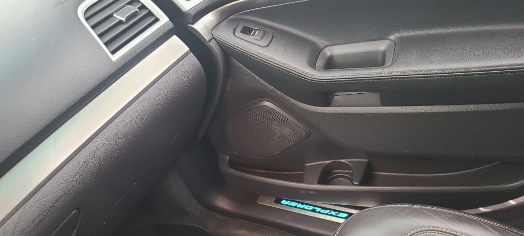 2014 Ford Explorer Image 10