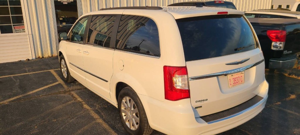 2010 Dodge Grand Caravan Image 2