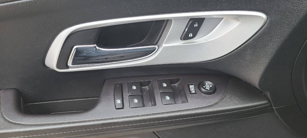 2017 Chevrolet Equinox Image 9