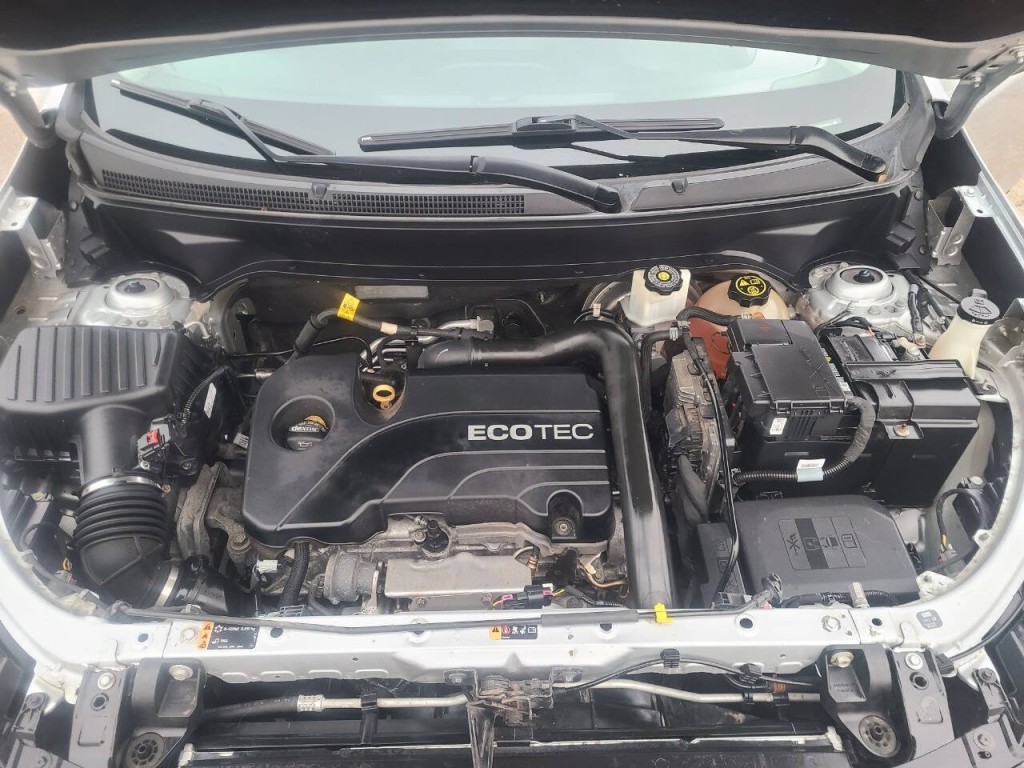 2018 Chevrolet Equinox Image 2