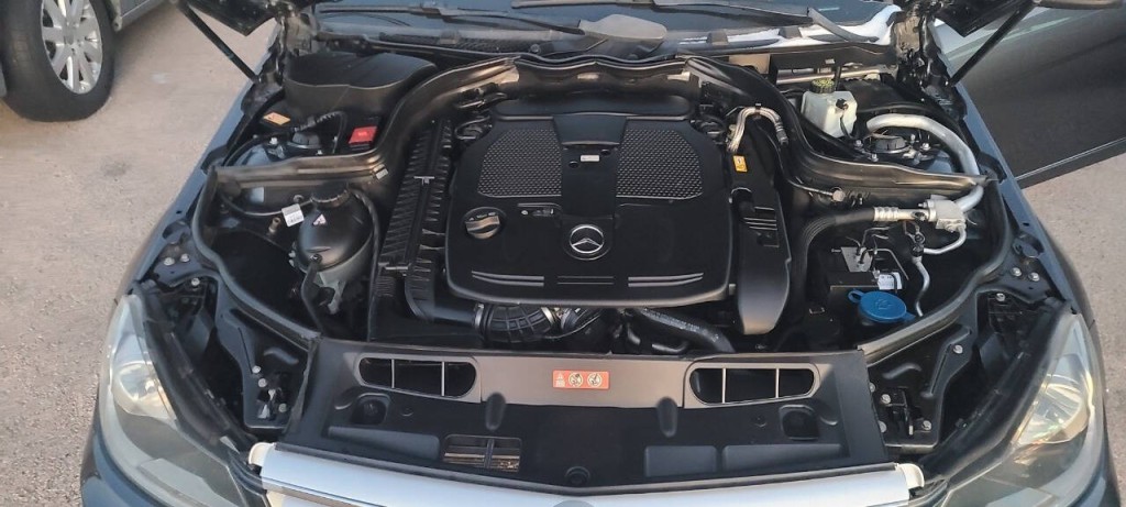 2014 Mercedes-Benz C-Class Image 6