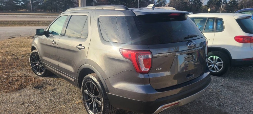 2017 Ford Explorer Image 3