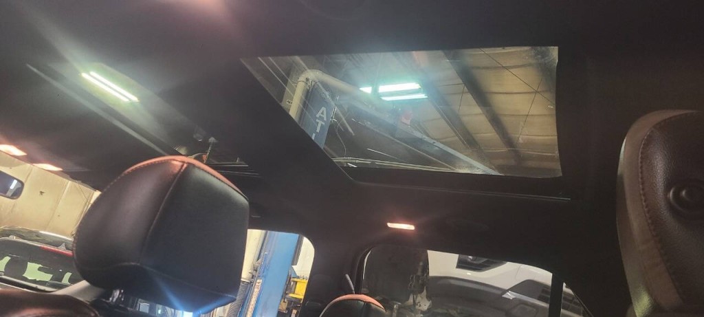 2017 Ford Explorer Image 12