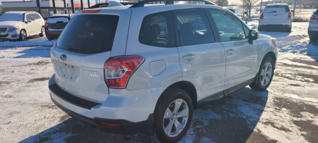 2016 Subaru Forester Image 4