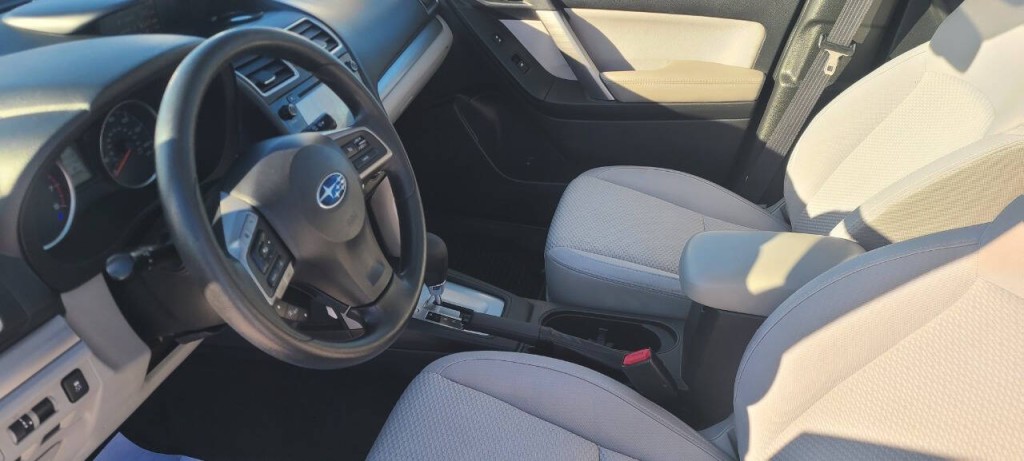 2016 Subaru Forester Image 12