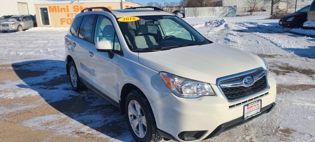 2016 Subaru Forester Image 2