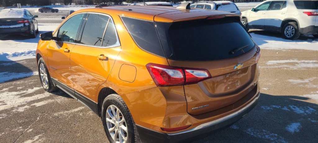 2018 Chevrolet Equinox Image 2