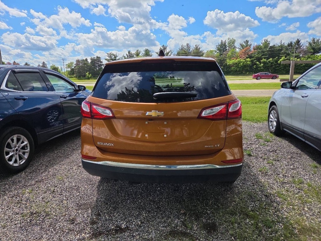 2018 Chevrolet Equinox Image 2