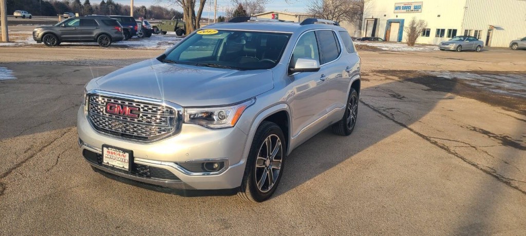 2017 GMC Acadia Image 1