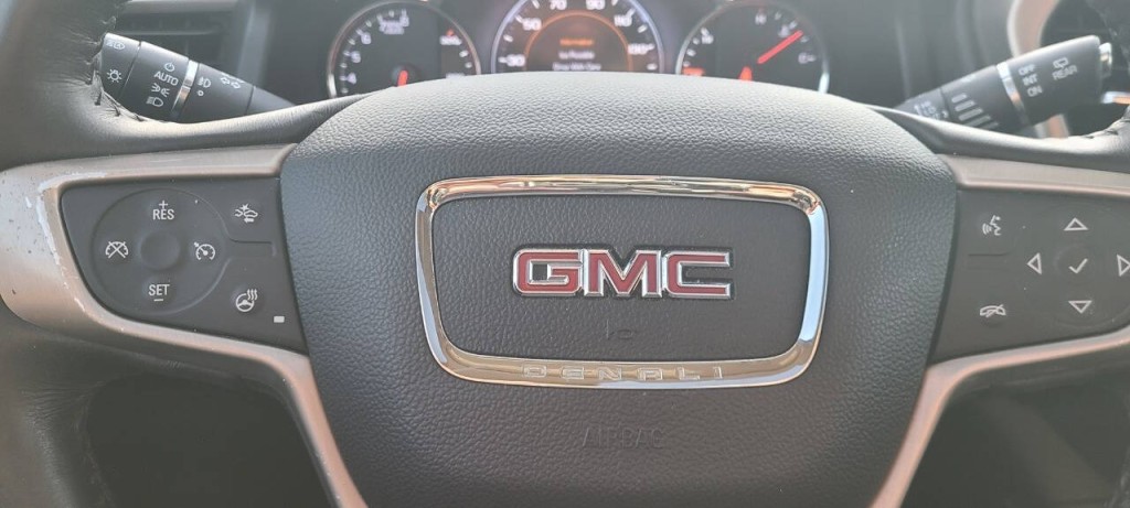 2017 GMC Acadia Image 3