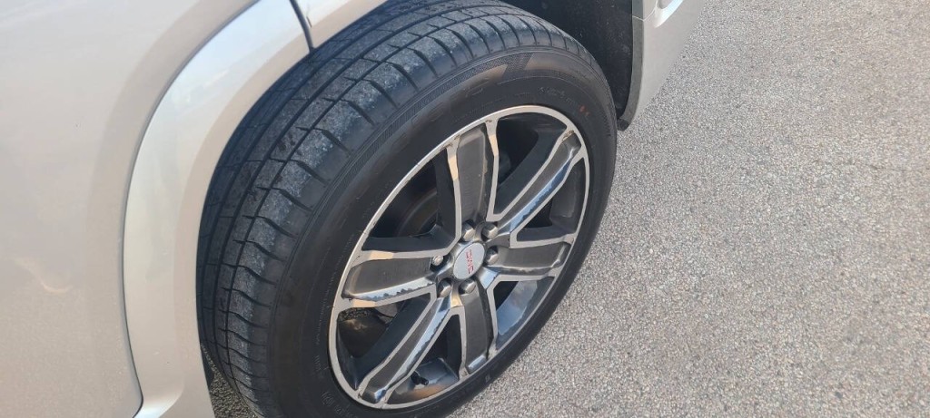 2017 GMC Acadia Image 9