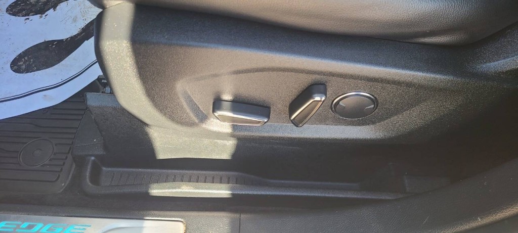 2018 Ford Edge Image 13