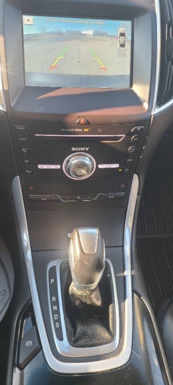 2018 Ford Edge Image 18