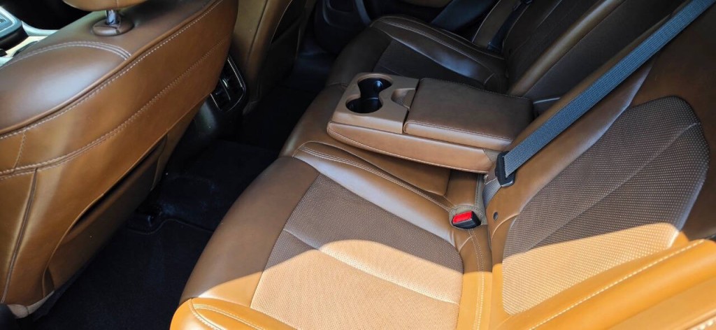 2016 Chrysler 200 Image 5
