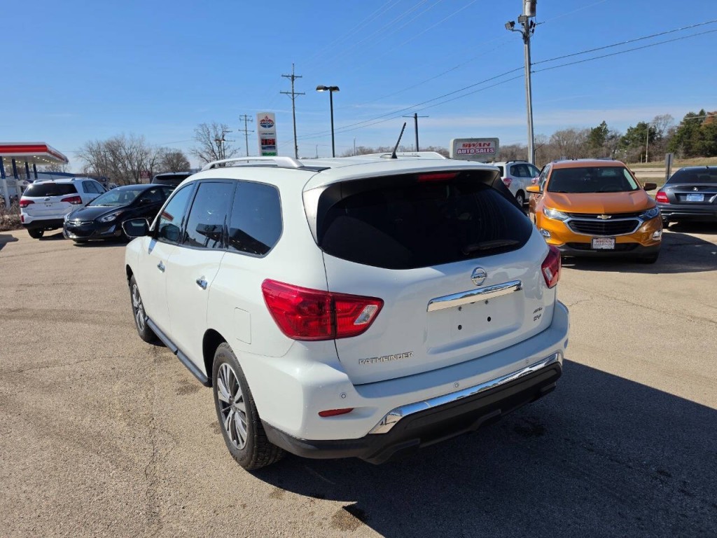 2017 Nissan Pathfinder Image 4