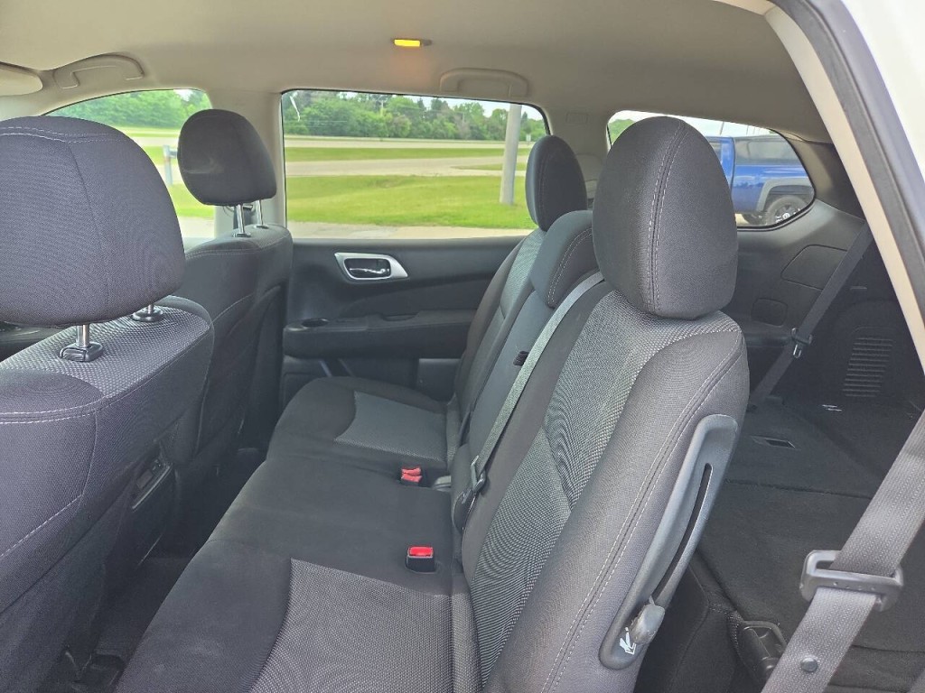 2017 Nissan Pathfinder Image 14