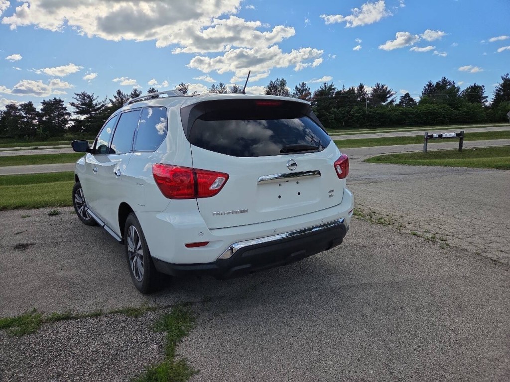 2017 Nissan Pathfinder Image 17