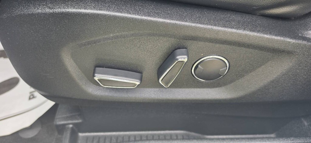 2018 Ford Edge Image 9