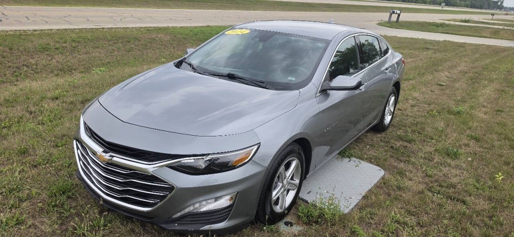 2024 Chevrolet Malibu Image 2