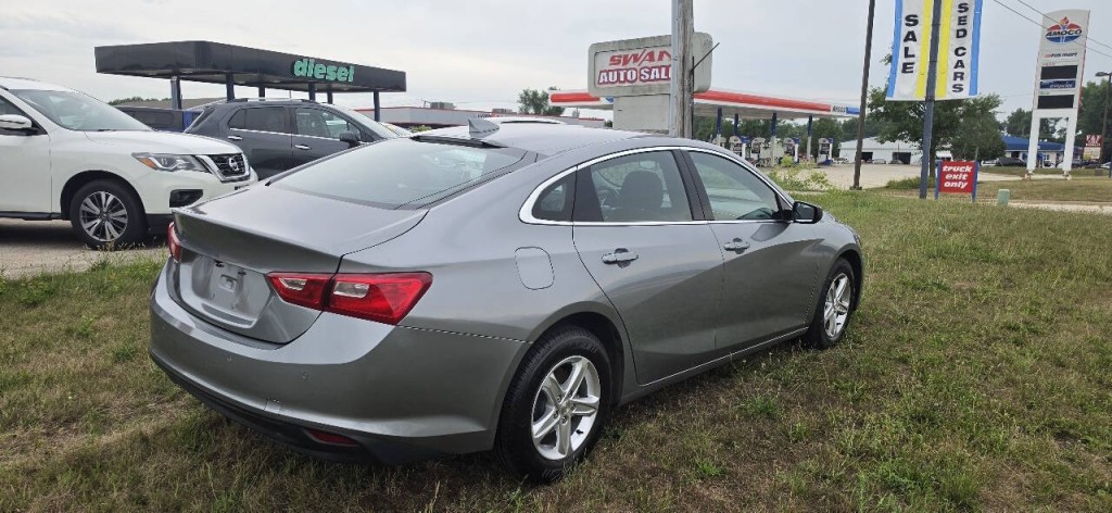2024 Chevrolet Malibu Image 3