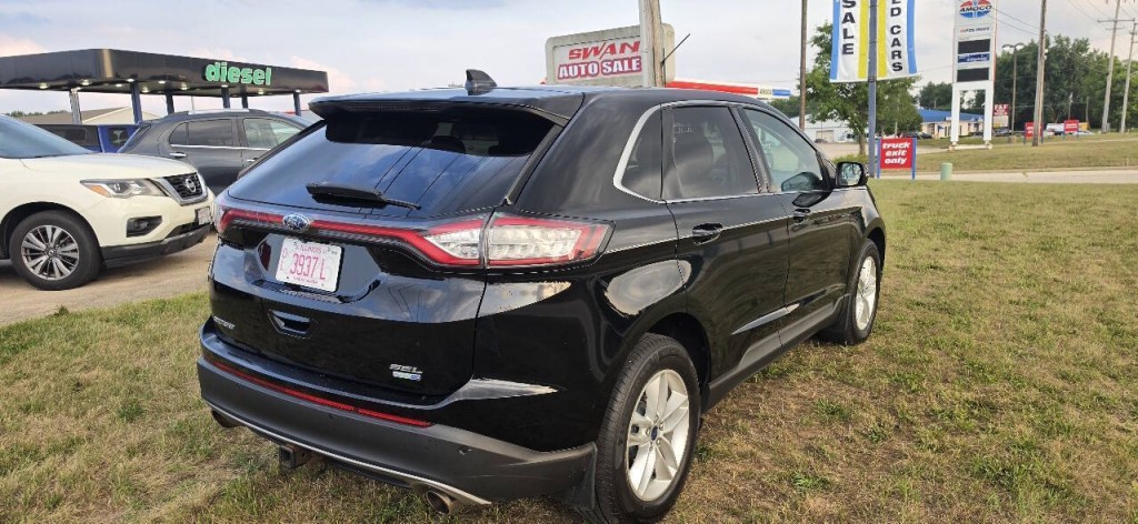 2017 Ford Edge Image 2