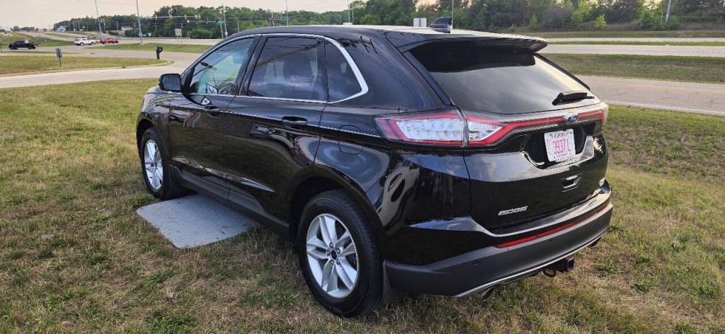 2017 Ford Edge Image 3