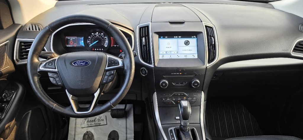 2017 Ford Edge Image 8