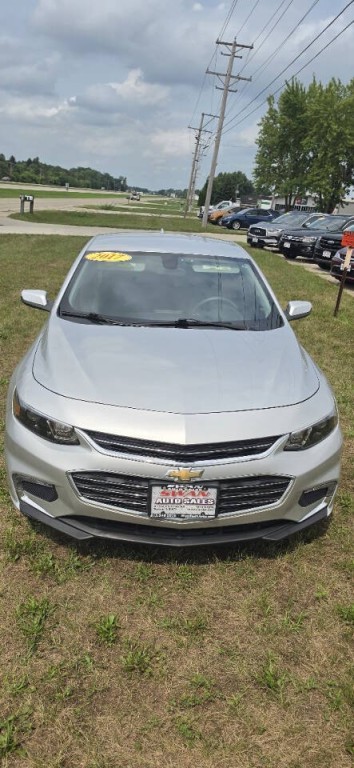 2017 Chevrolet Malibu Image 2