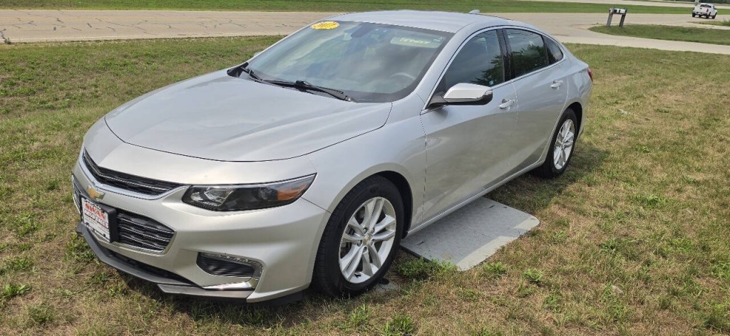 2017 Chevrolet Malibu Image 3