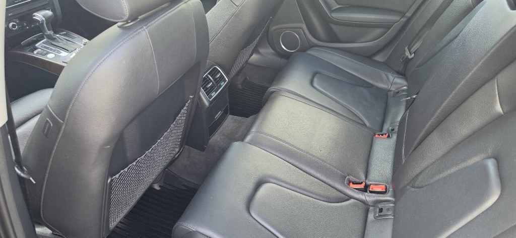 2016 Audi A4 Image 11