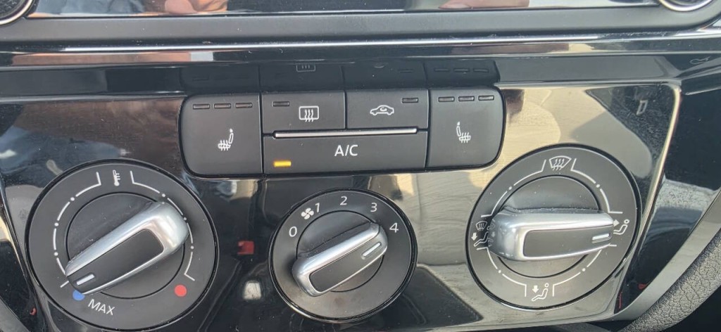 2016 Volkswagen Jetta Image 11